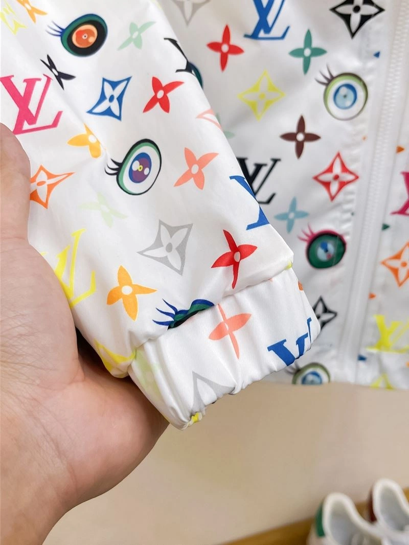 Sporty Louis Vuitton Outwear 137772