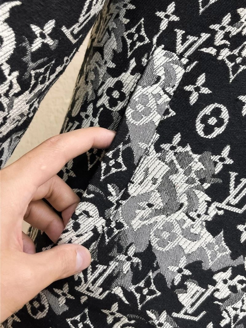 Louis Vuitton Outwear SmoothTexture 137740