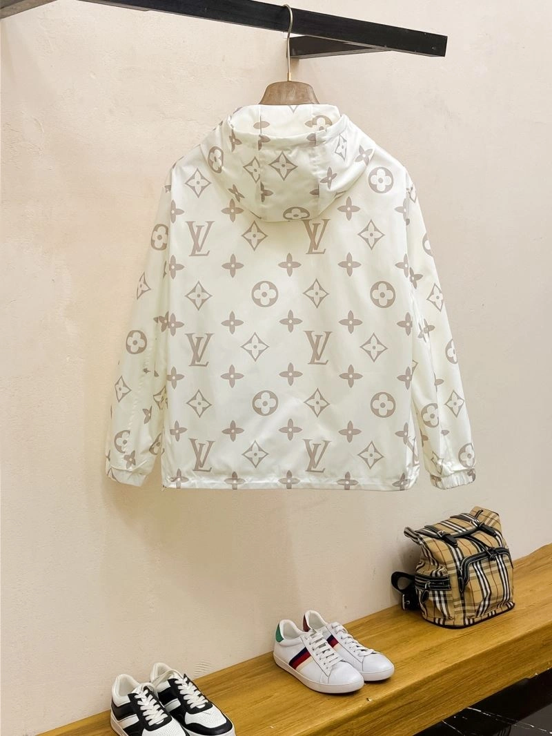Minimalist Louis Vuitton Outwear 137739