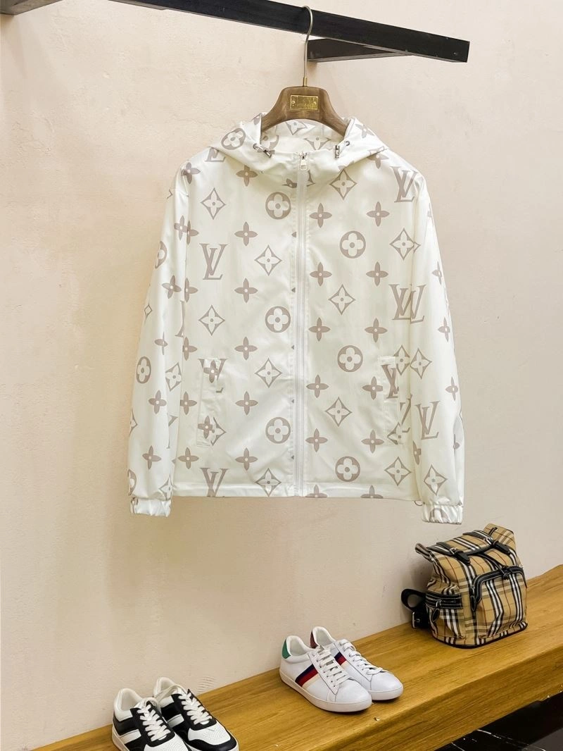 Minimalist Louis Vuitton Outwear 137739