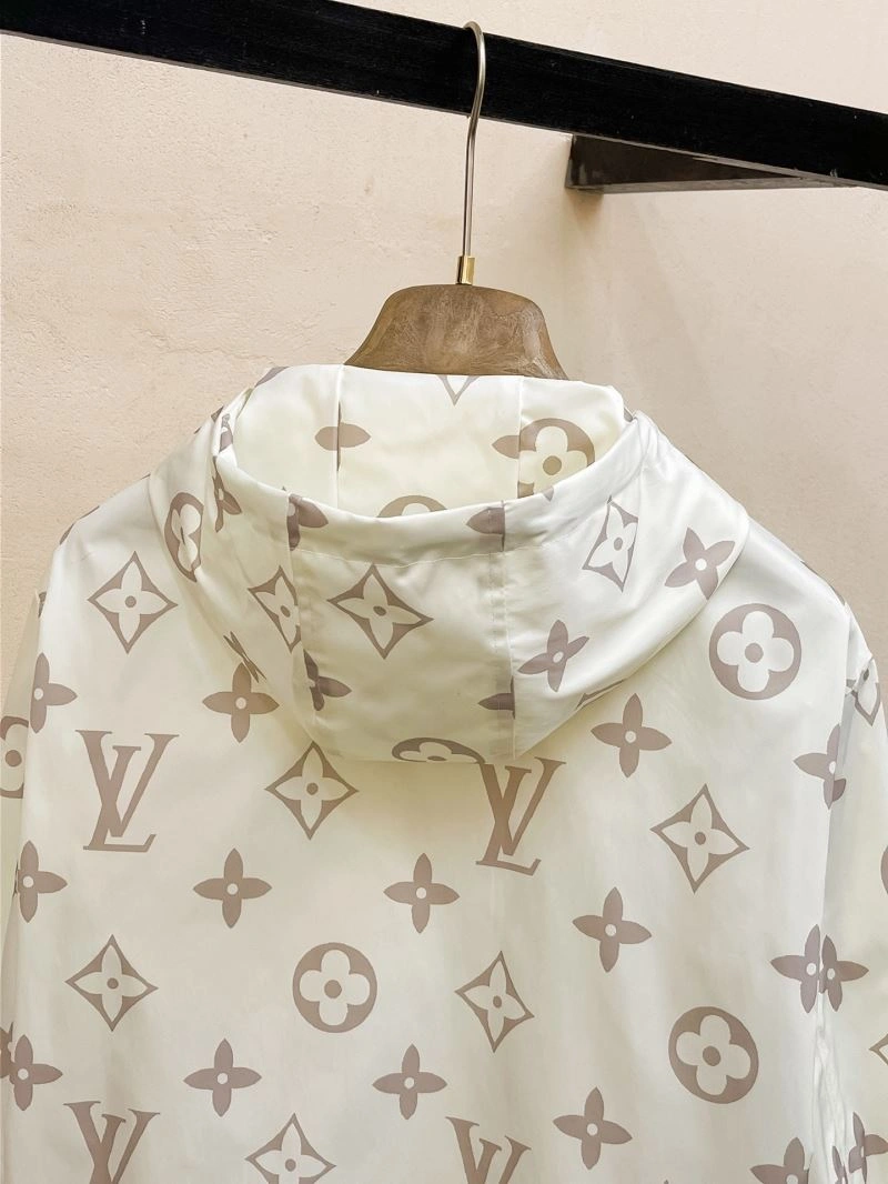 Minimalist Louis Vuitton Outwear 137739