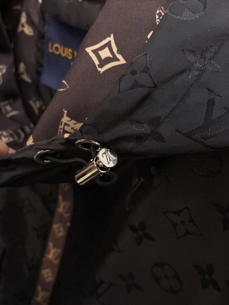 Louis Vuitton Outwear Timeless 137735