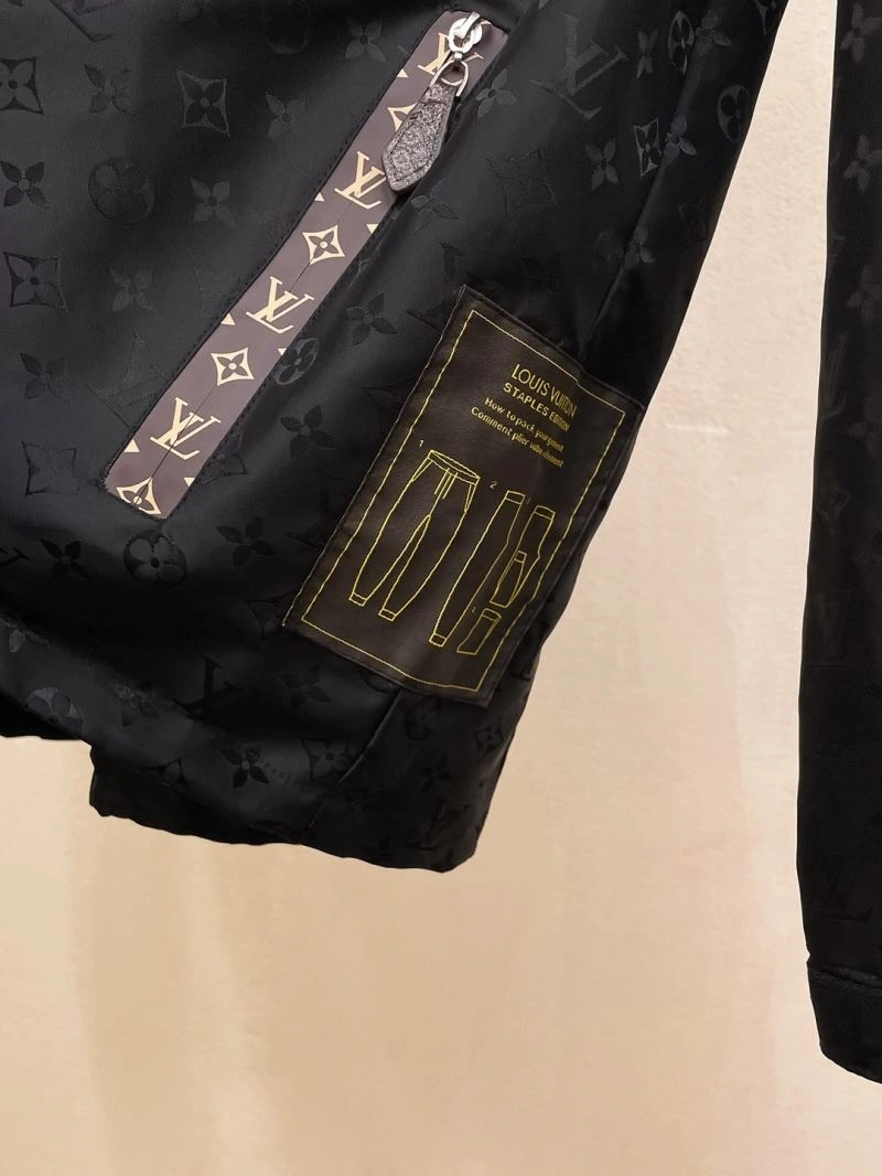 Louis Vuitton Outwear Timeless 137735