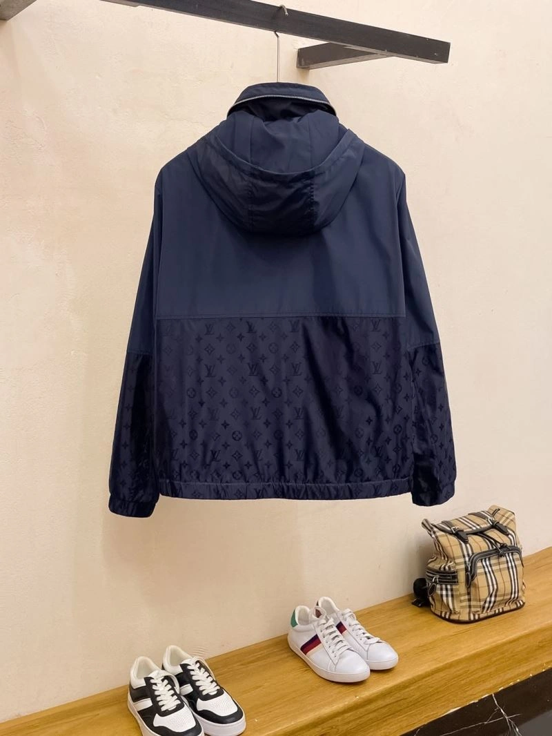 Stretchable Louis Vuitton Outwear 137734