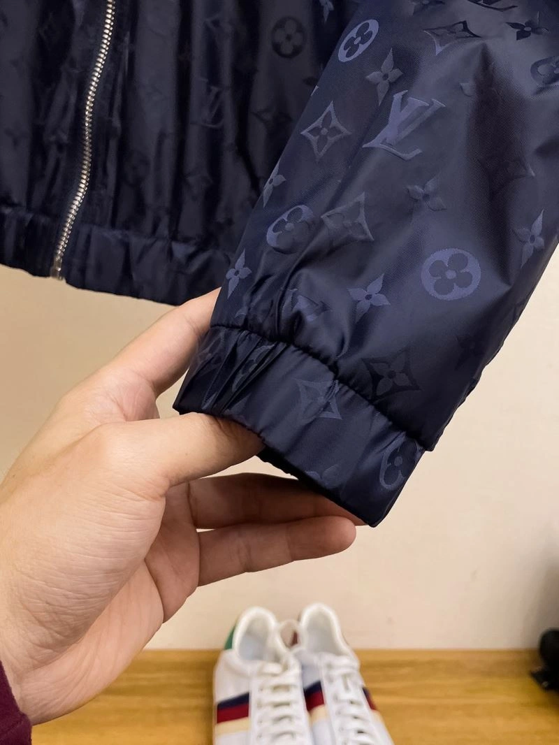 Stretchable Louis Vuitton Outwear 137734