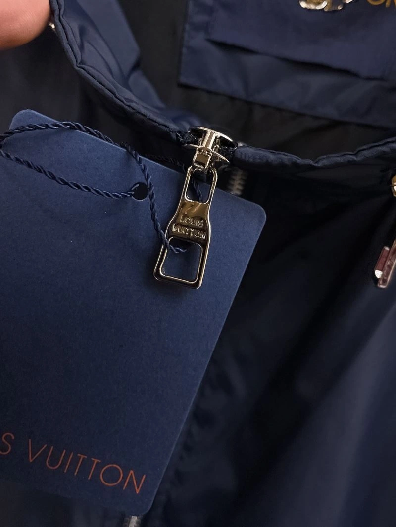 Stretchable Louis Vuitton Outwear 137734