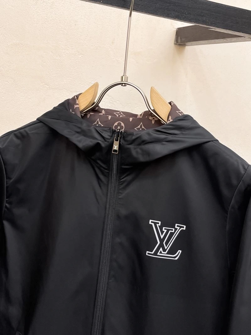 Functional Louis Vuitton Outwear 137727