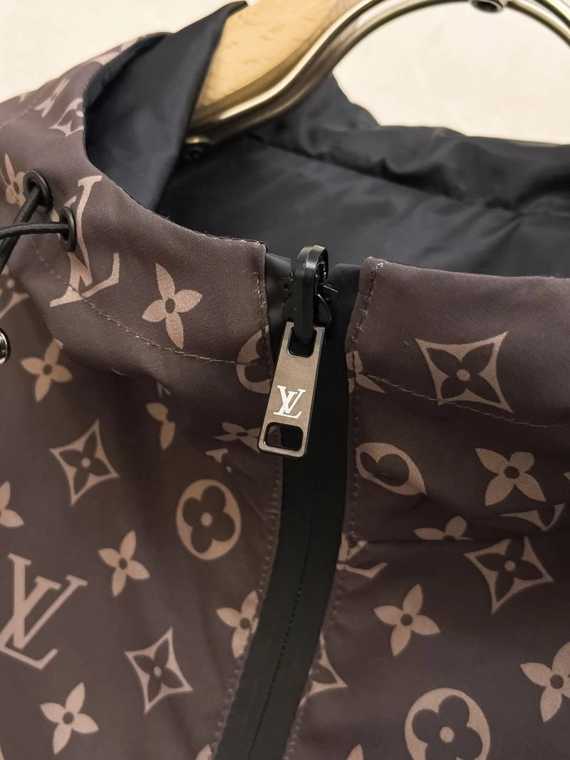 Functional Louis Vuitton Outwear 137727