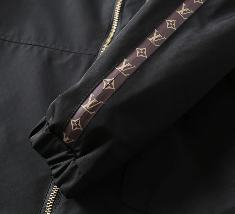 Bright Louis Vuitton Outwear 137728