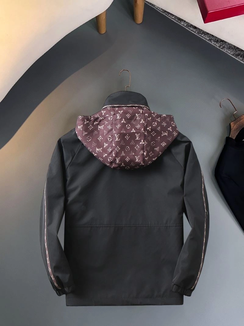 Bright Louis Vuitton Outwear 137728