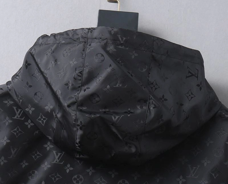 Louis Vuitton Outwear Sleek 137724