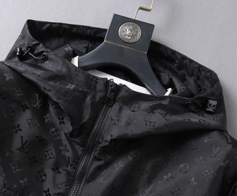 Refined Louis Vuitton Outwear 137729
