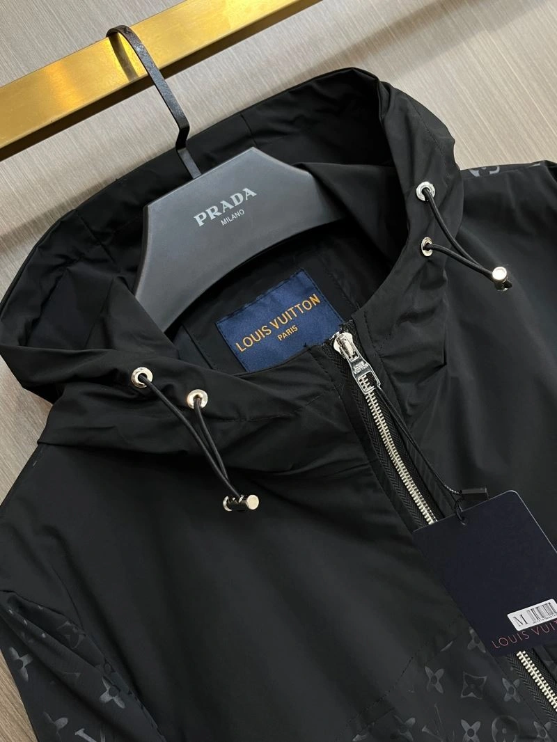 Louis Vuitton Outwear Stretchable 137714