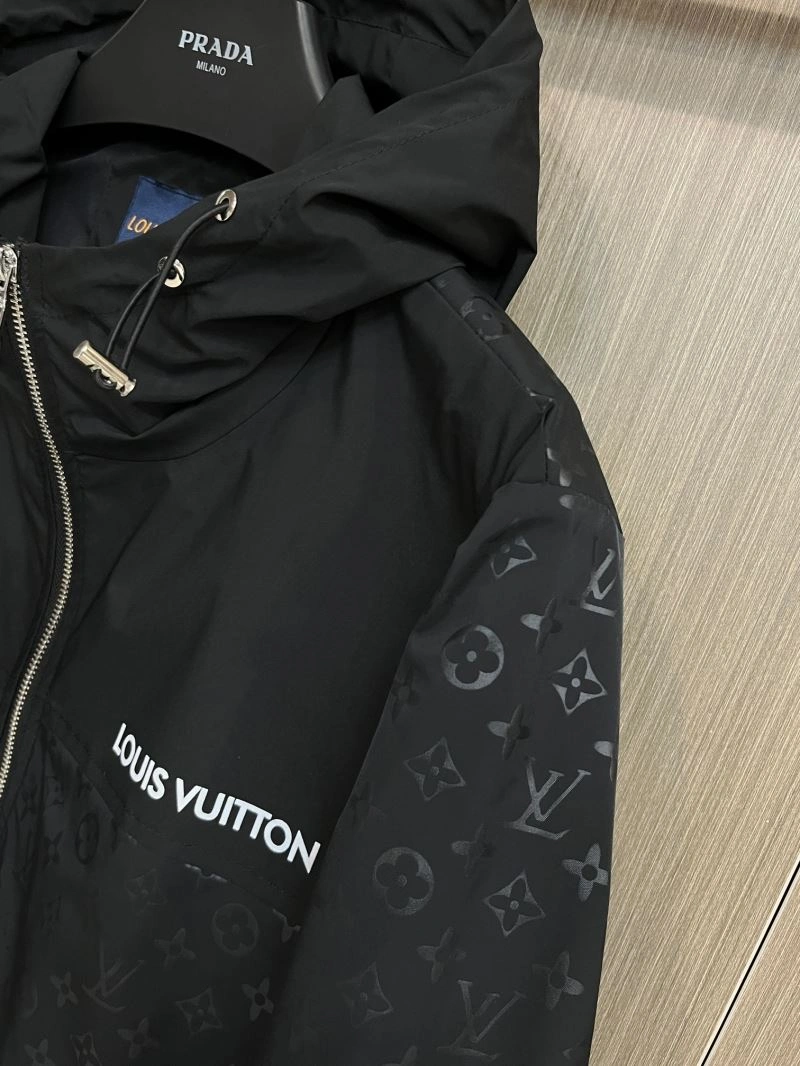 Louis Vuitton Outwear Stretchable 137714