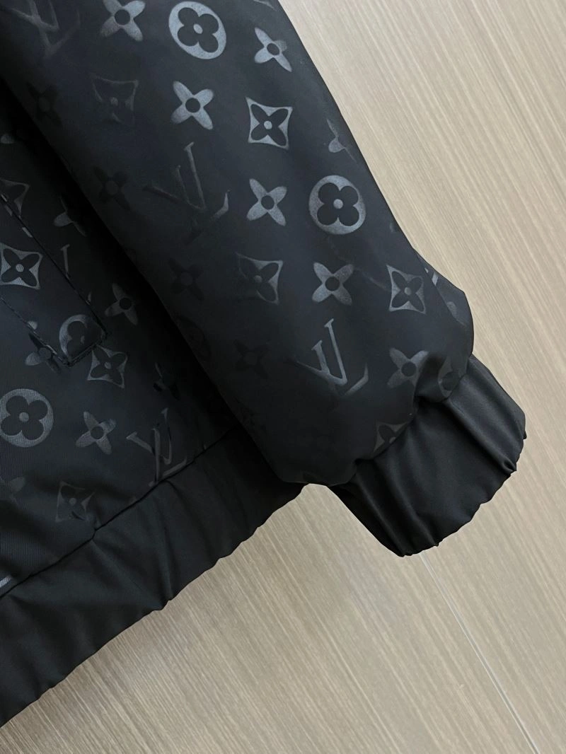 Louis Vuitton Outwear Stretchable 137714