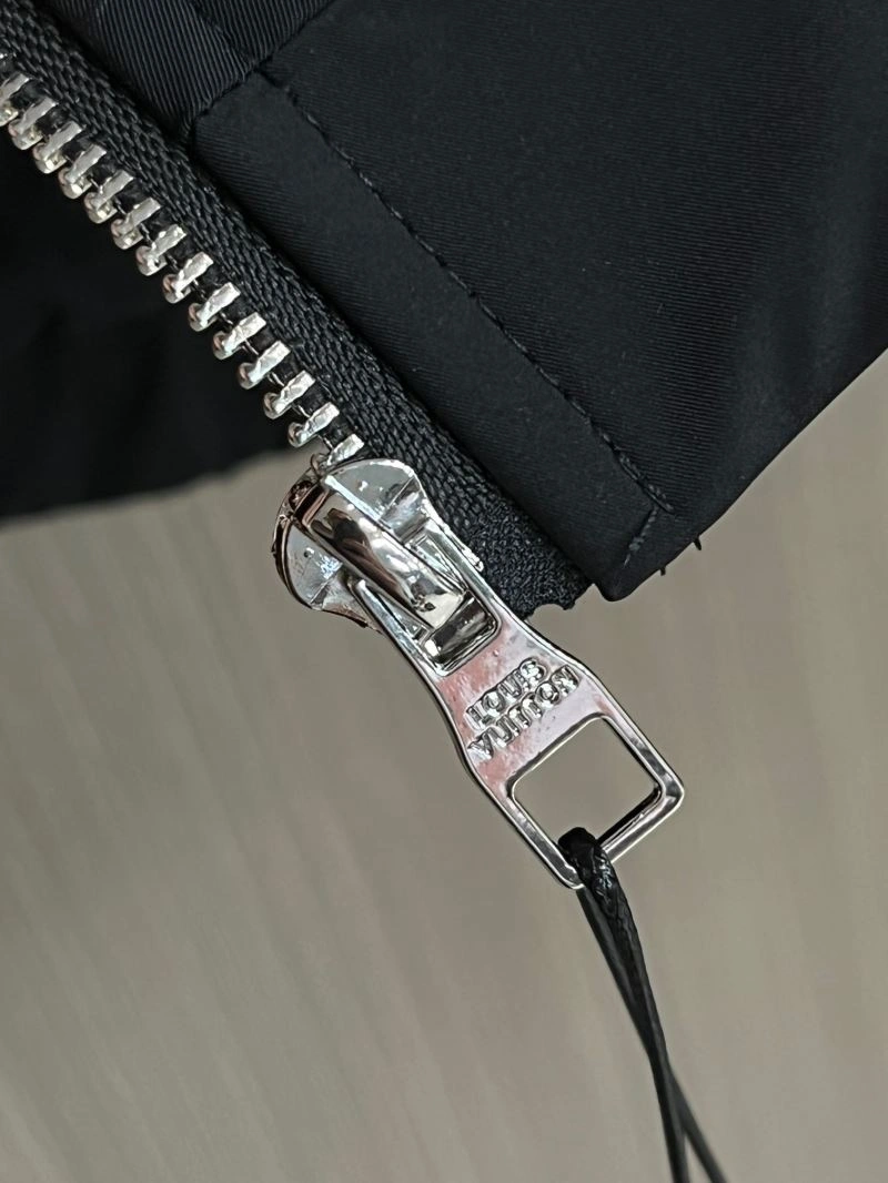 Louis Vuitton Outwear Stretchable 137714