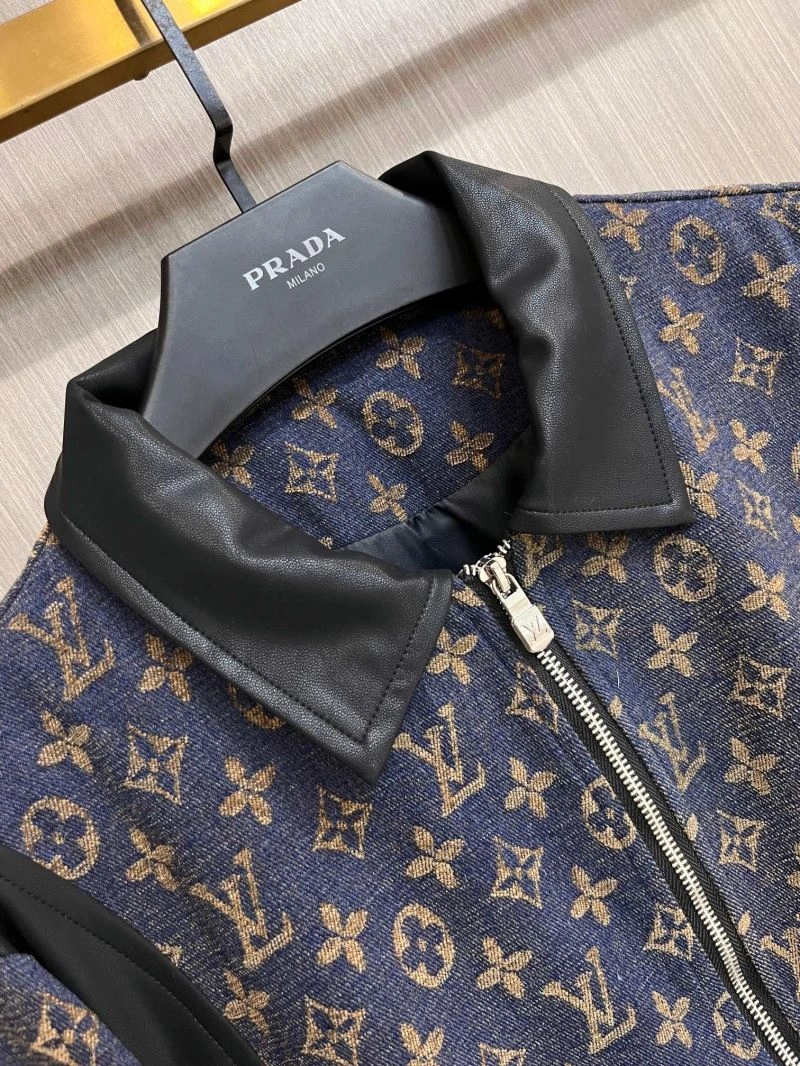 WaterResistant Louis Vuitton Outwear 137716