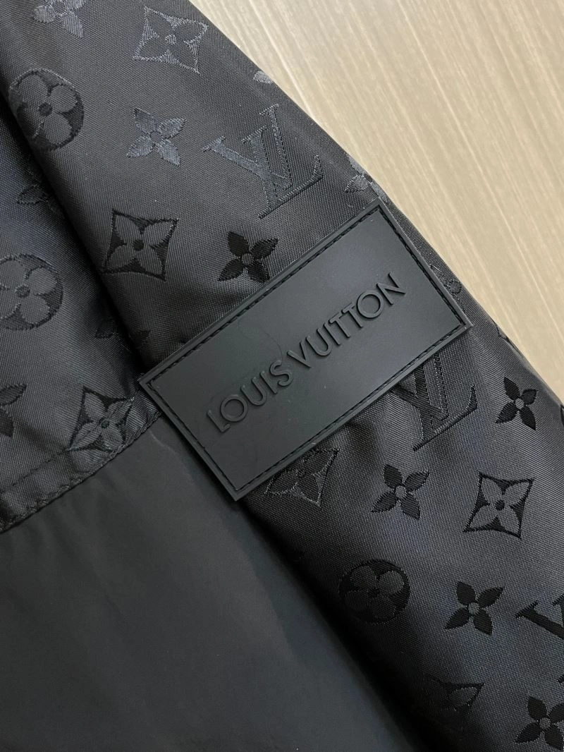Contemporary Louis Vuitton Outwear 137715