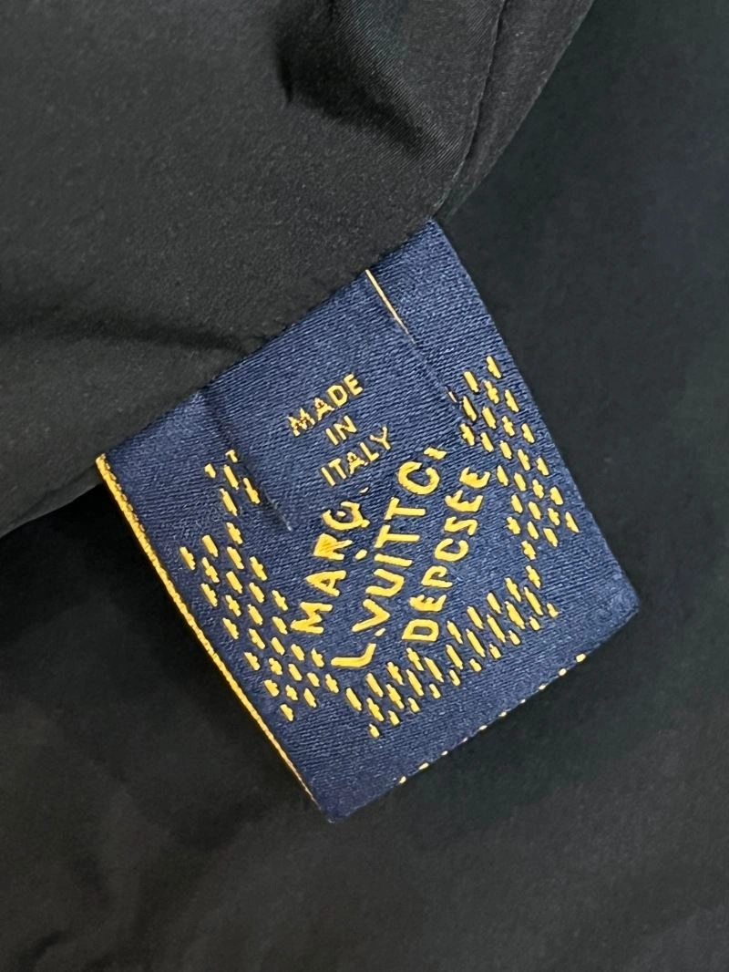 Contemporary Louis Vuitton Outwear 137715