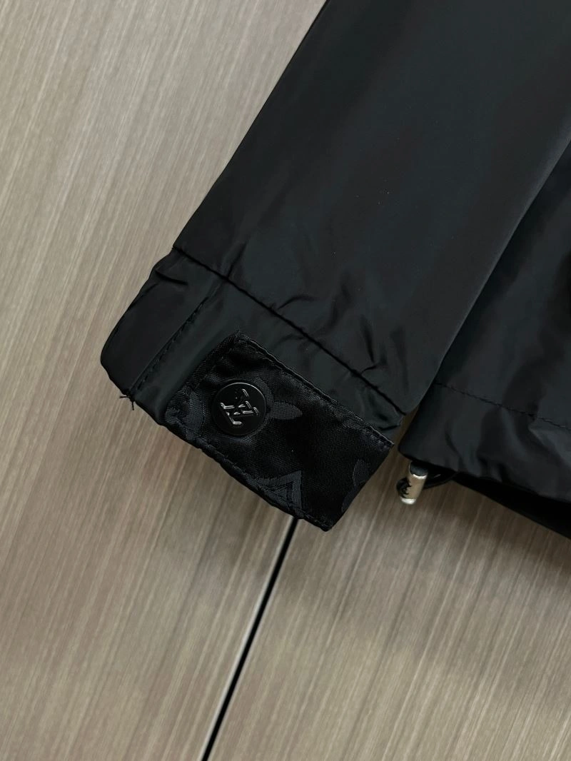QuickDry Louis Vuitton Outwear 137721