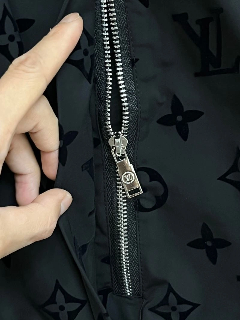 Louis Vuitton Outwear Practical 137711