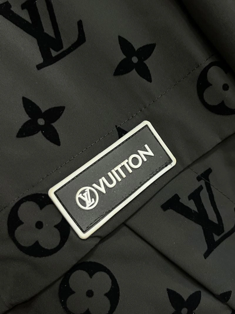 Louis Vuitton Outwear Practical 137711