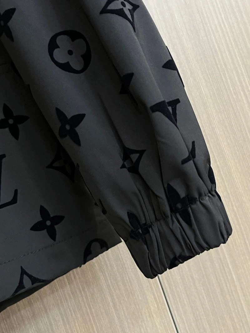 Louis Vuitton Outwear Practical 137711