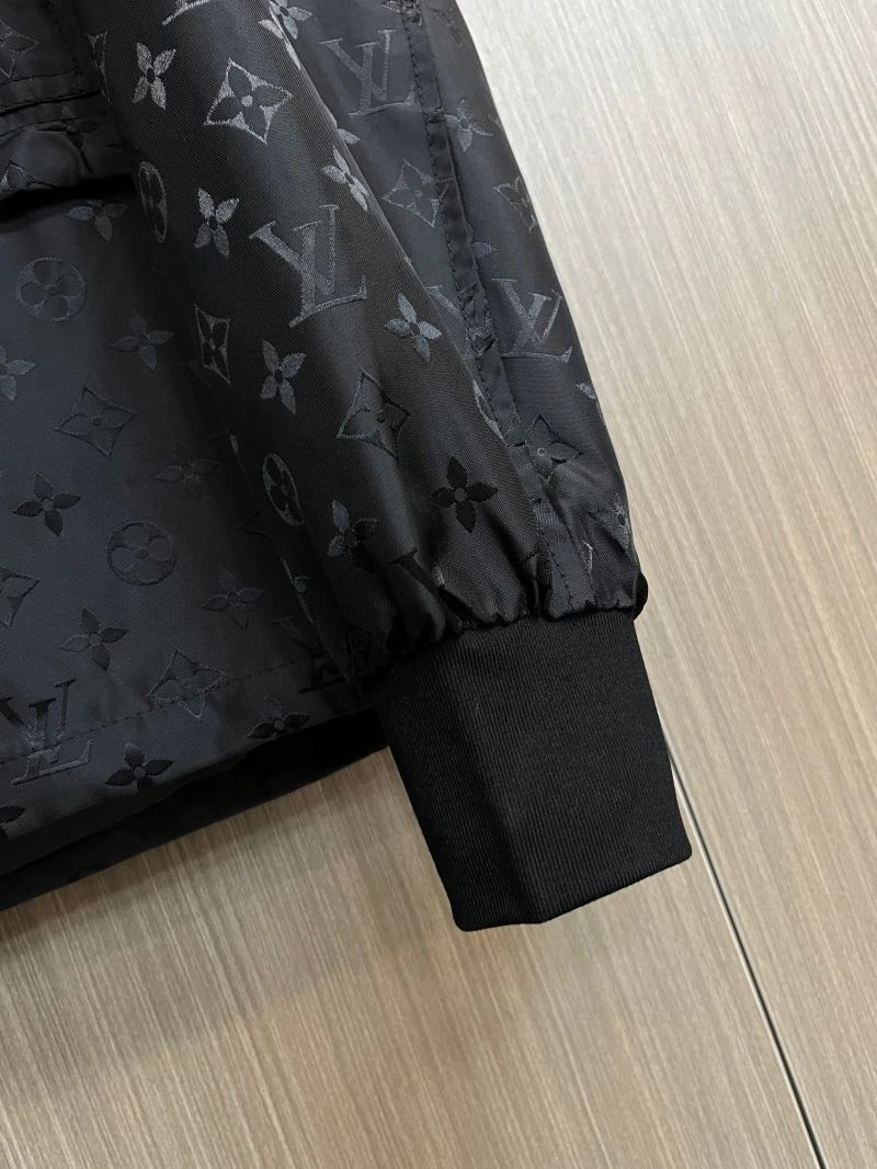 Louis Vuitton Outwear Lightweight 137706
