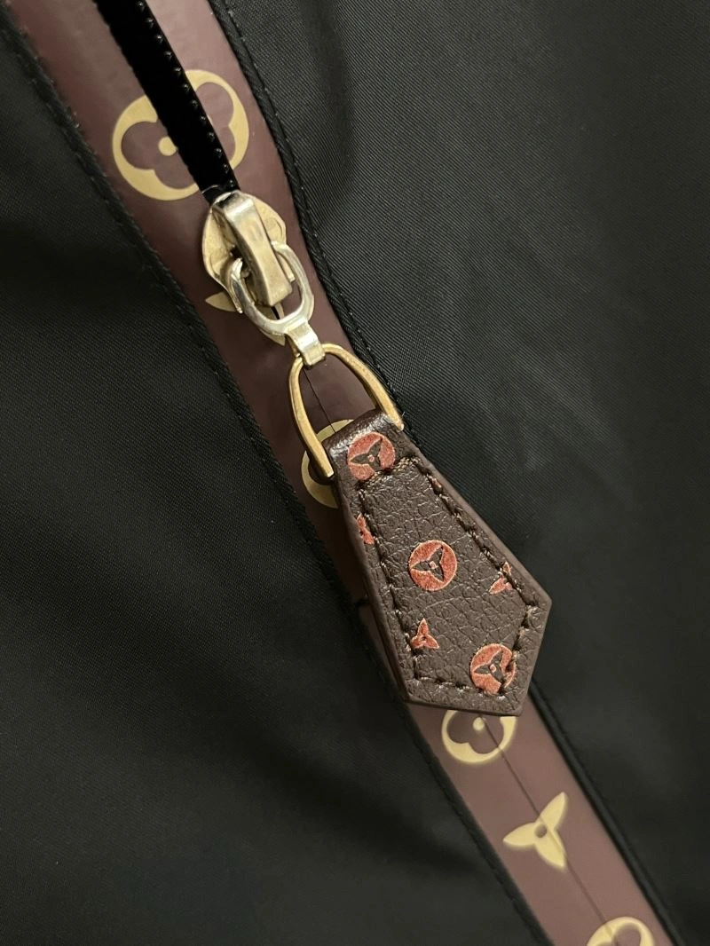 Original Louis Vuitton Outwear 137707