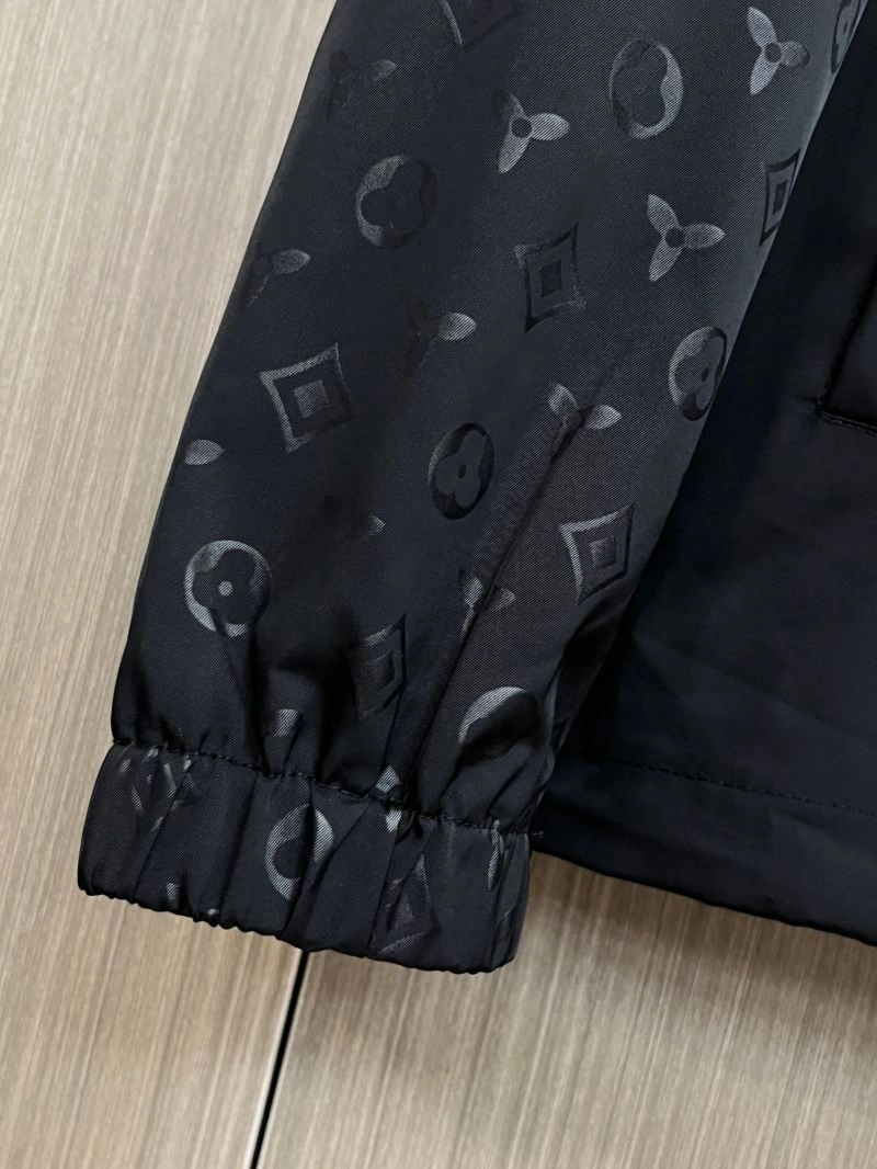 Original Louis Vuitton Outwear 137707