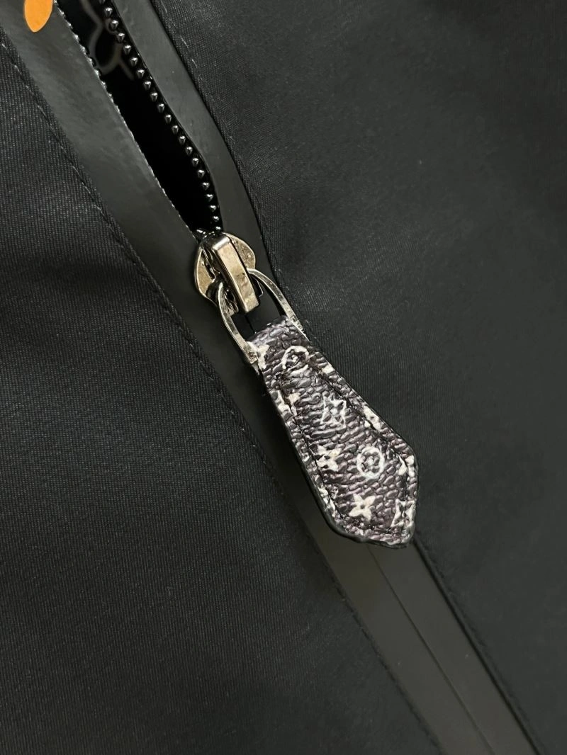Louis Vuitton Outwear MoistureWicking 137709