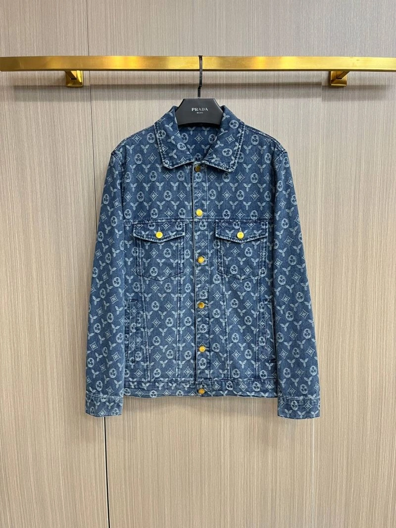 Bold Louis Vuitton Outwear 137703
