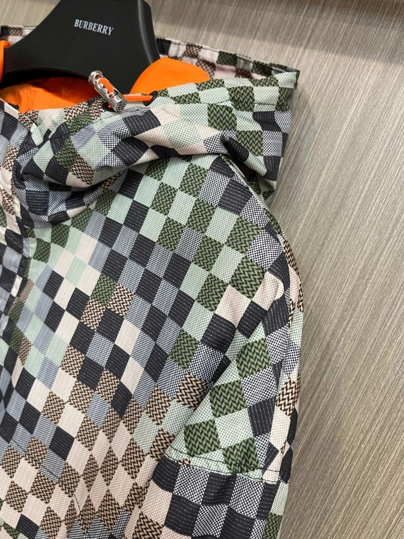 Refined Louis Vuitton Outwear 137702