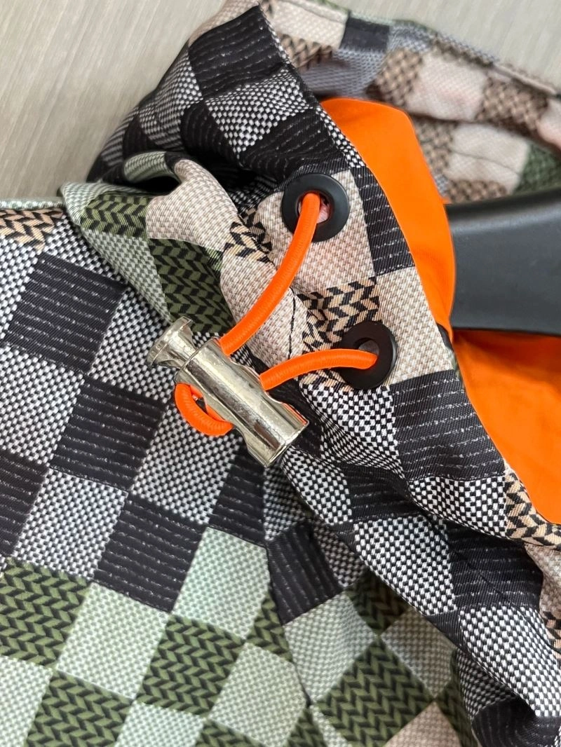 Refined Louis Vuitton Outwear 137702