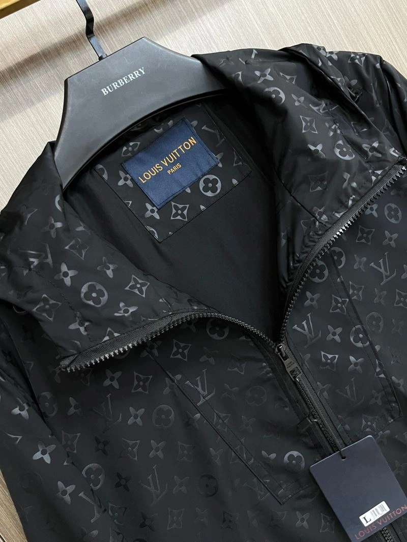 Louis Vuitton Outwear Sleek 137699