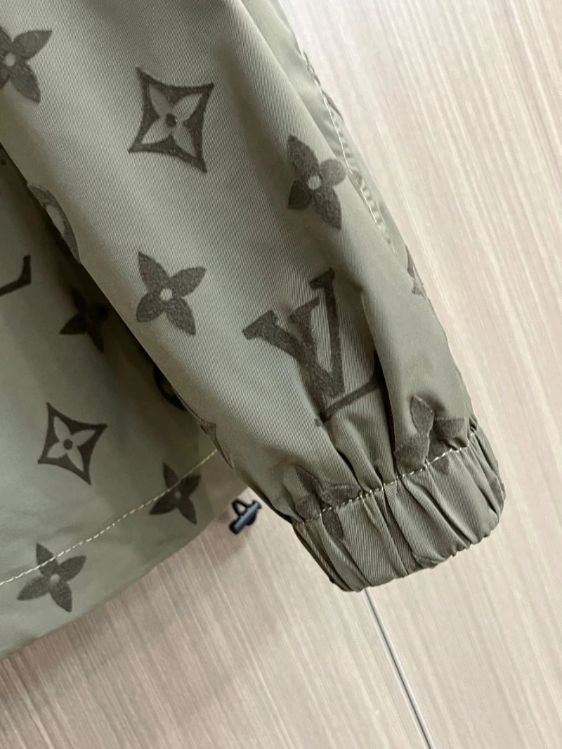 Louis Vuitton Outwear Durable 137689