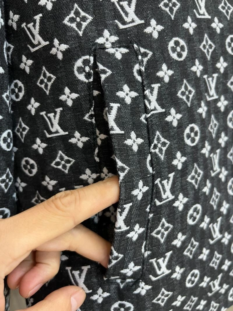 Lightweight Louis Vuitton Outwear 137687