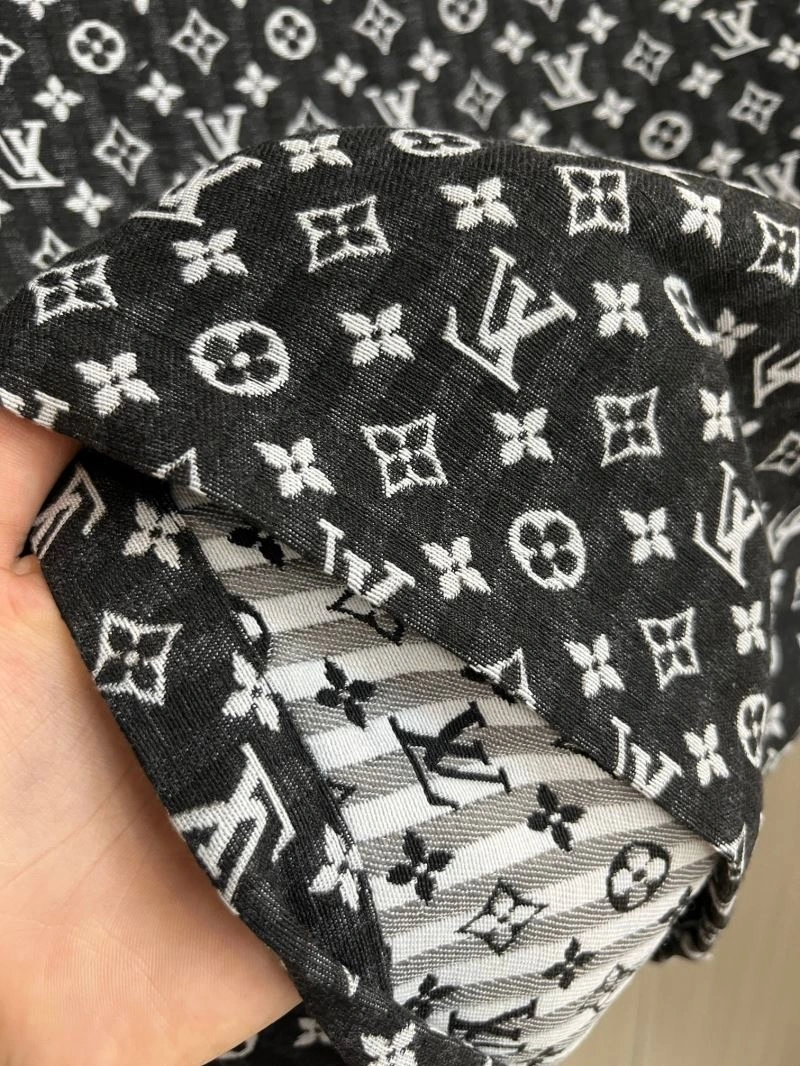 Lightweight Louis Vuitton Outwear 137687