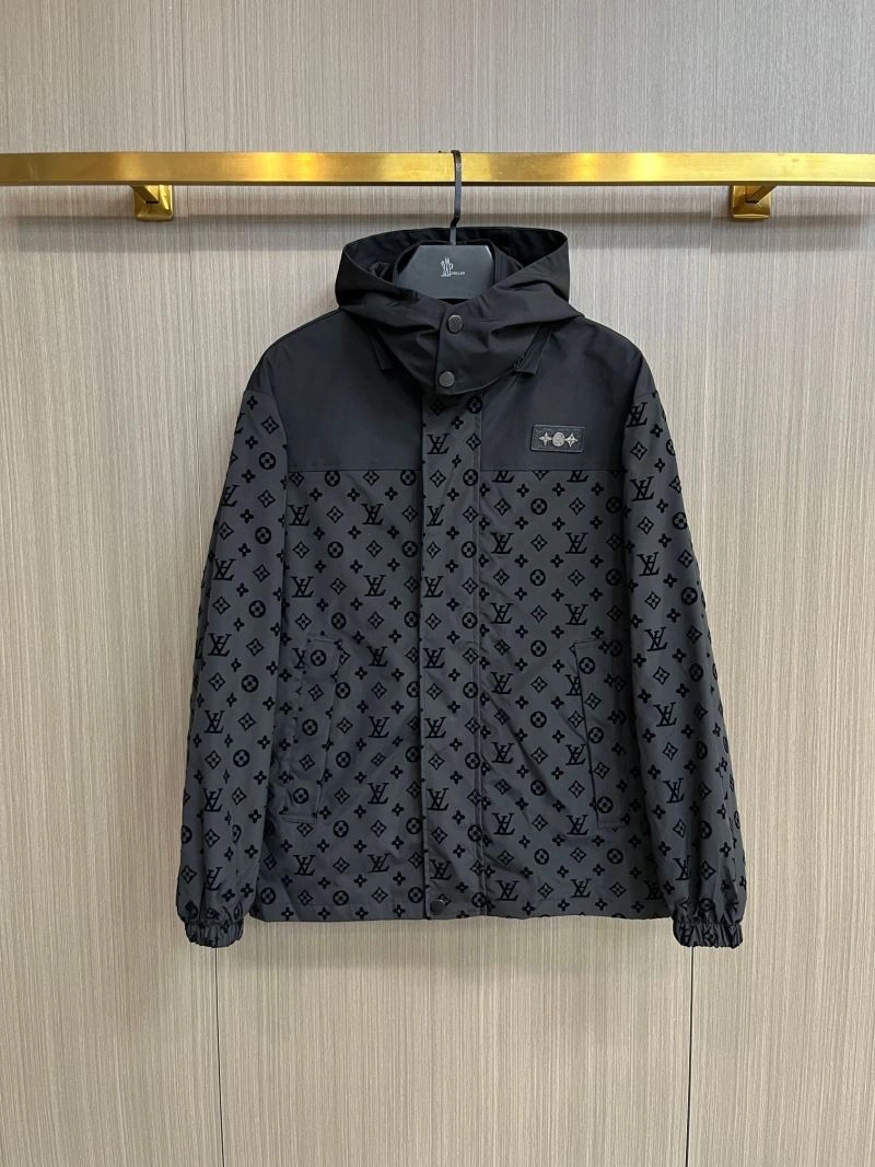 Breathable Louis Vuitton Outwear 137695