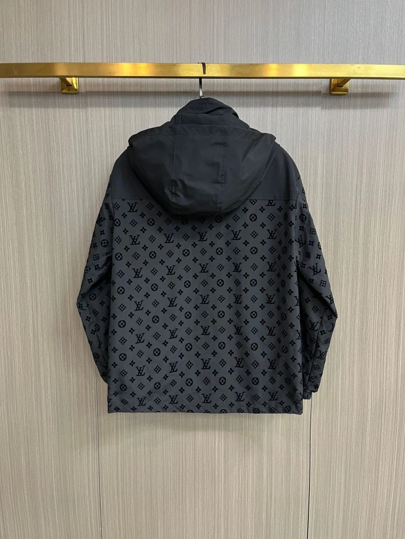 Breathable Louis Vuitton Outwear 137695