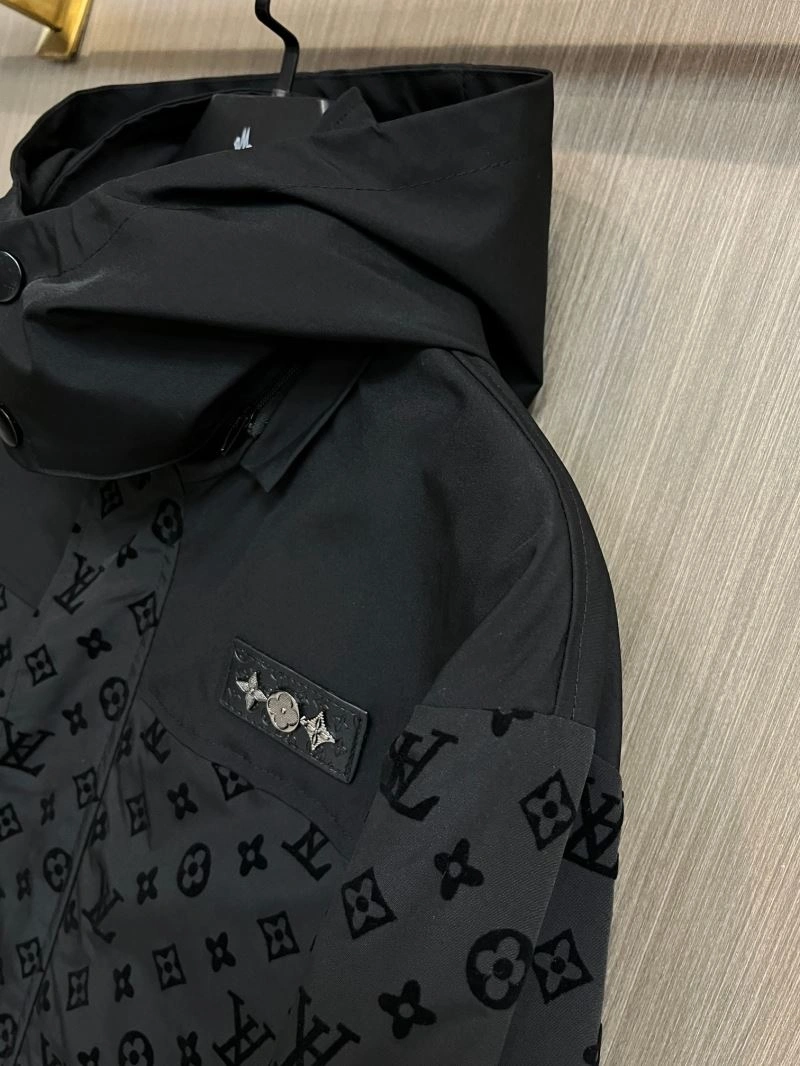 Breathable Louis Vuitton Outwear 137695