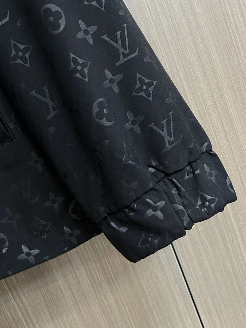 TechFriendly Louis Vuitton Outwear 137679