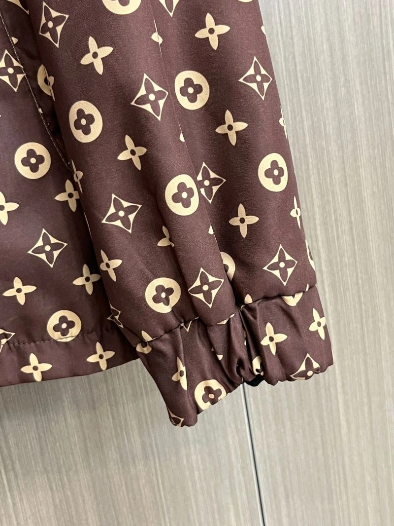 TechFriendly Louis Vuitton Outwear 137679
