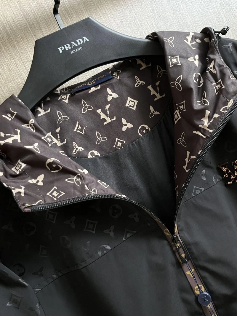 Louis Vuitton Outwear Functional 137693