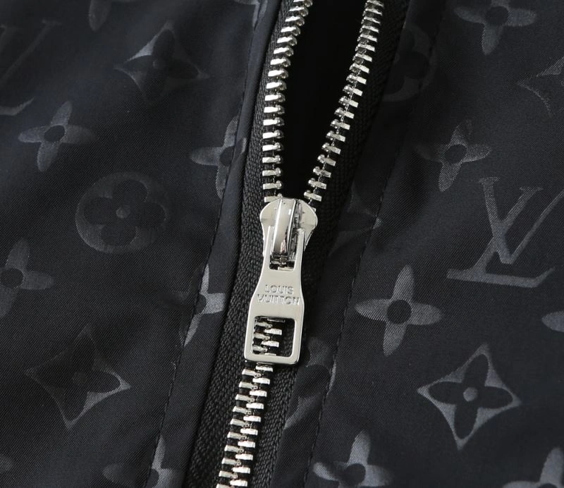 Louis Vuitton Outwear SportInspired 137678