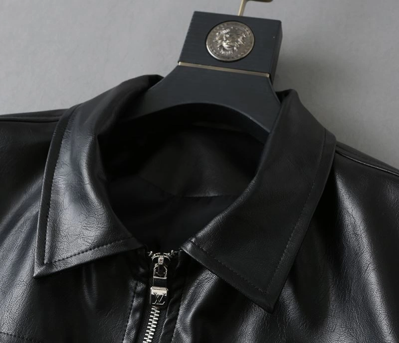 Louis Vuitton Outwear OnTrend 137668