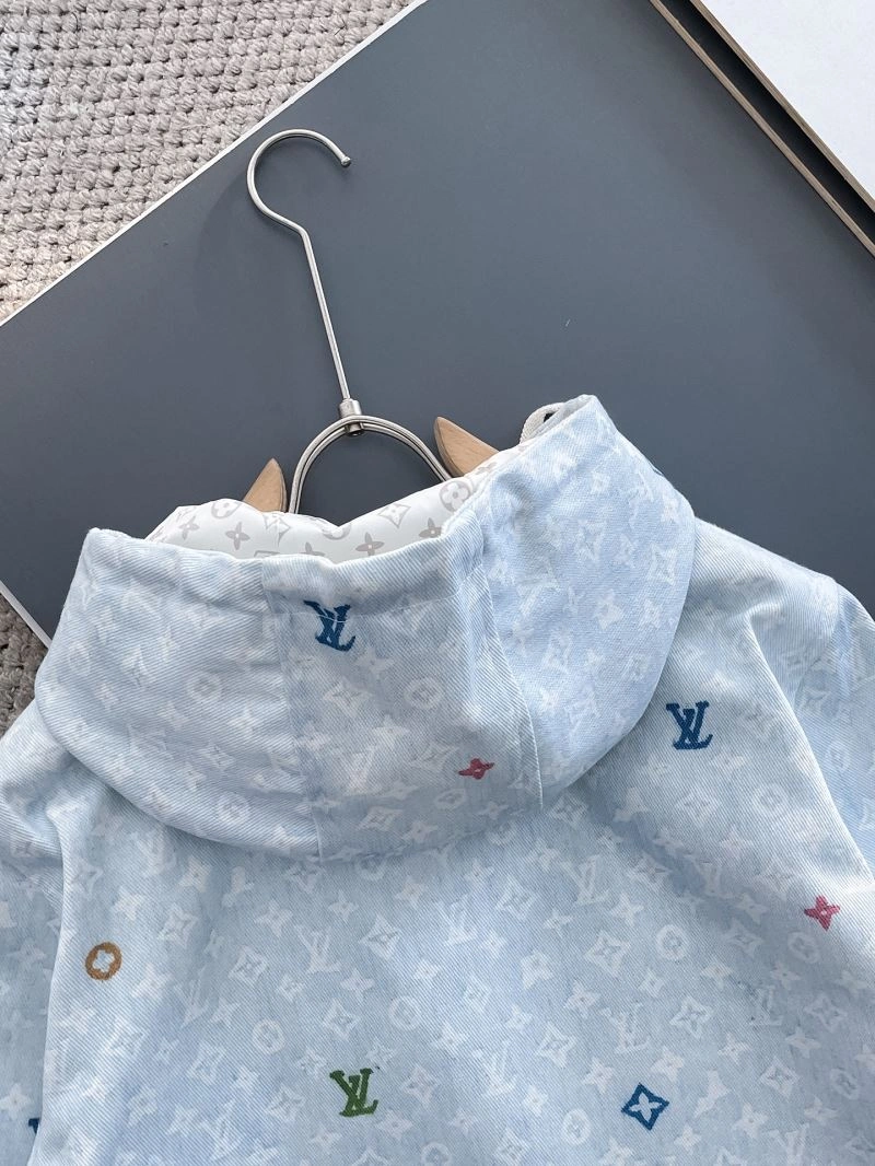 Neat Louis Vuitton Outwear 137666