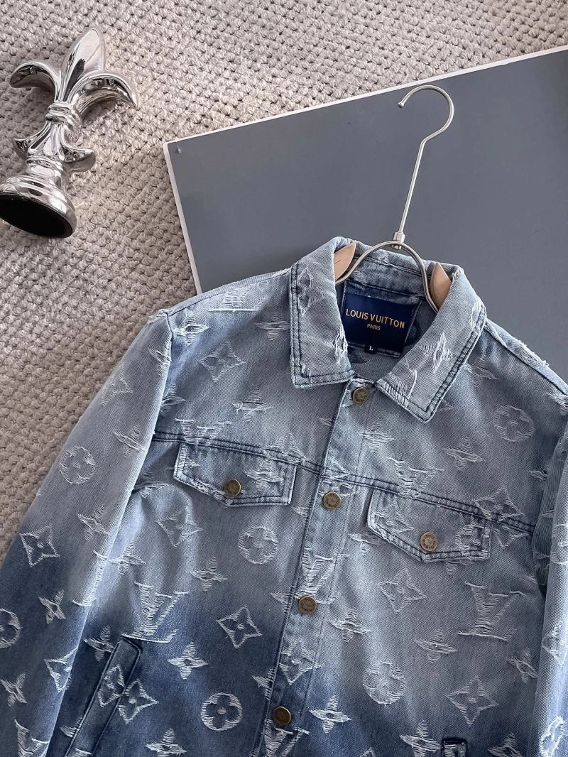 Unisex Louis Vuitton Outwear 137662