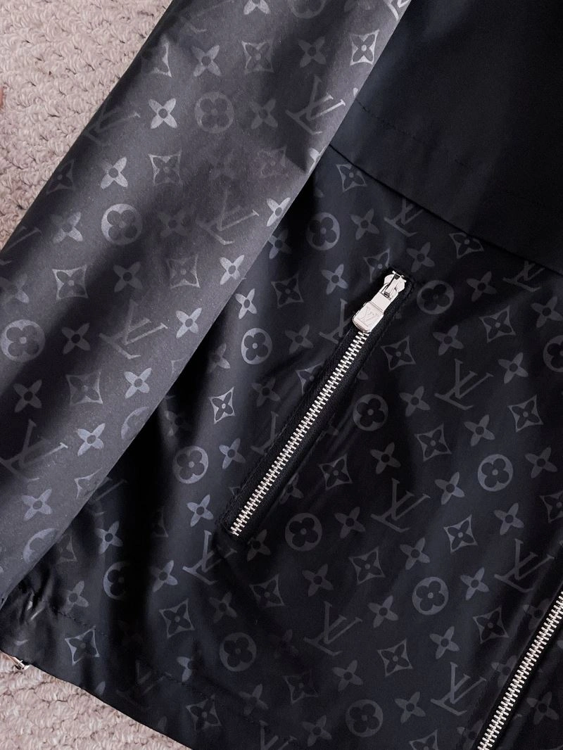 Louis Vuitton Outwear SmoothTexture 137656