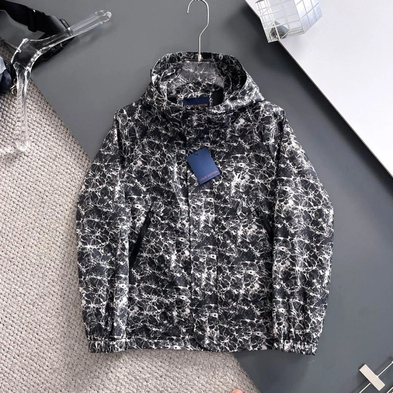 Trendy Louis Vuitton Outwear 137659